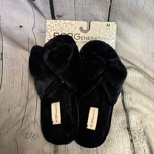 NWT BCBGeneration Womens Bow Soft Plush Faux Fur Black Luxe Slippers  Size M 7/8